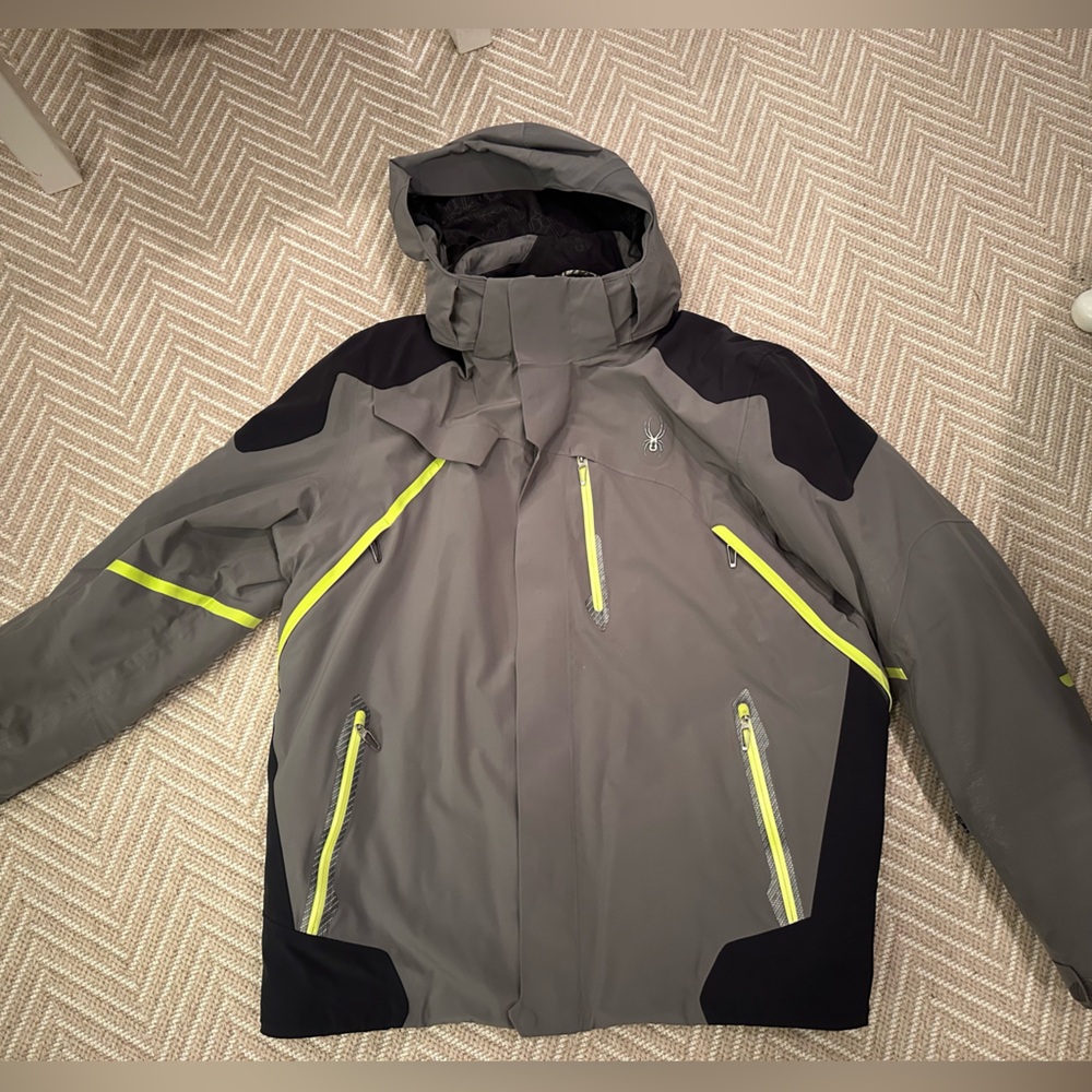 Spyder Men's Gray and Black Insulated Ski Jacket with Yellow Accents Size XL